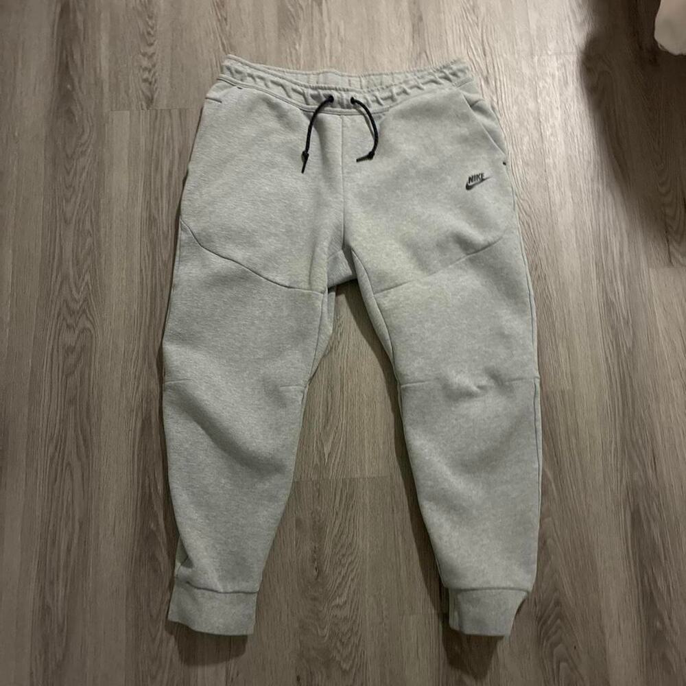 Mens gray nike tech fleece